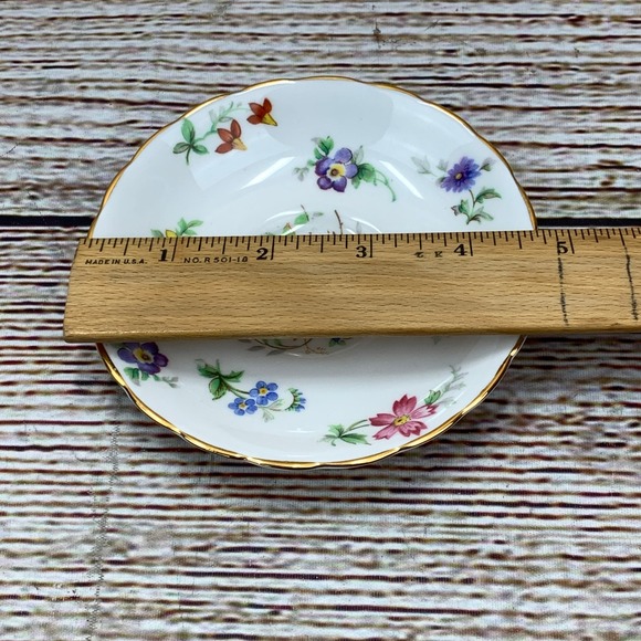 Tuscan Fine English Bone China Saucers Bouquet Floral Gold Trim Set of 6 - Picture 11 of 11